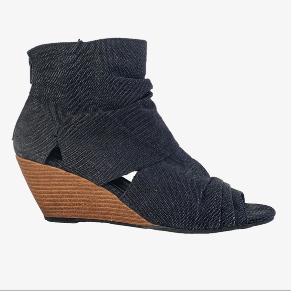 American Eagle Canvas Wedge Open-Toe Bootie - Picture 4 of 14